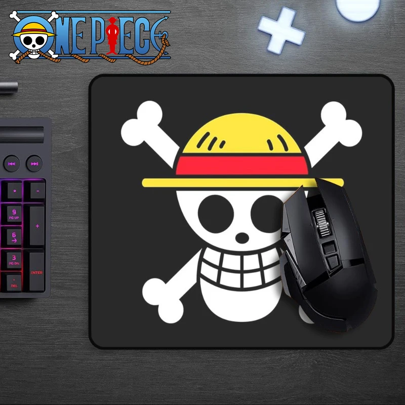 Gaming Accessories Kawaii - لوحة ماوس كرتونية بتصميم ون بيس،